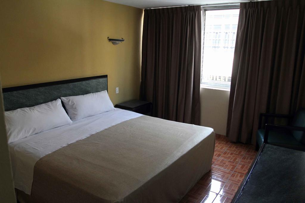 Hotel Universo Guadalajara Room photo